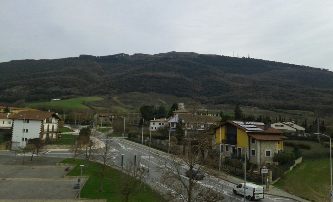 Vista del monte Ezkaba desde Berrioplano