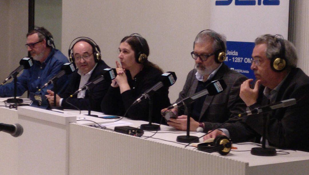 De izquierda a derecha: el director de &#039;La Mañana&#039;, Ignaci Calvo, el líder del PSC, Miquel Iceta, la jefa de Contenidos de Radio Lleida, Mercè March, el alcalde de Lleida, Félix Larrosa, y el director del Diari Segre, Santi Costa, en el programa especial de Radio Lleida por el Día Mundial de la Radio