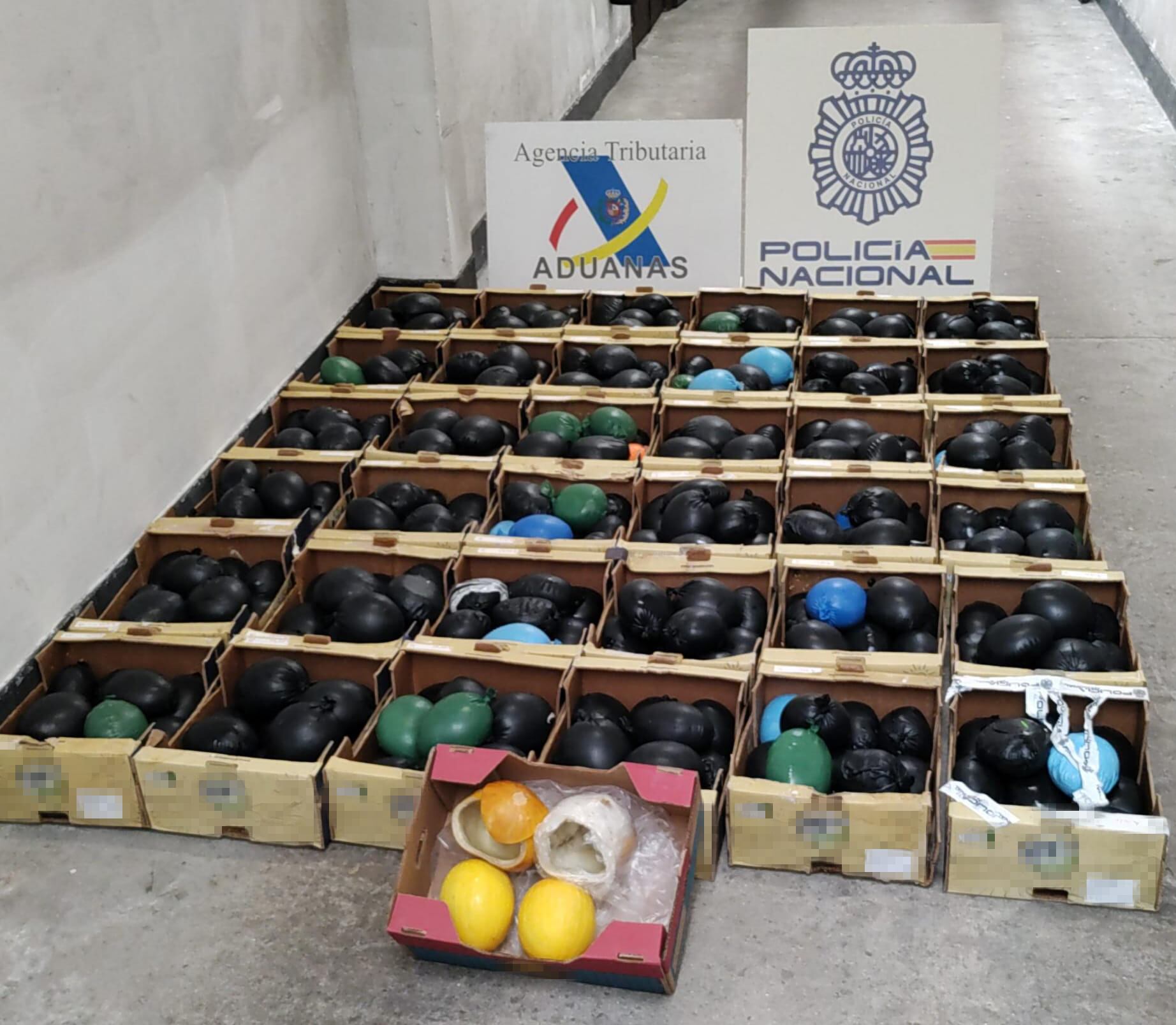 Melones con droga decomisados en Vigo