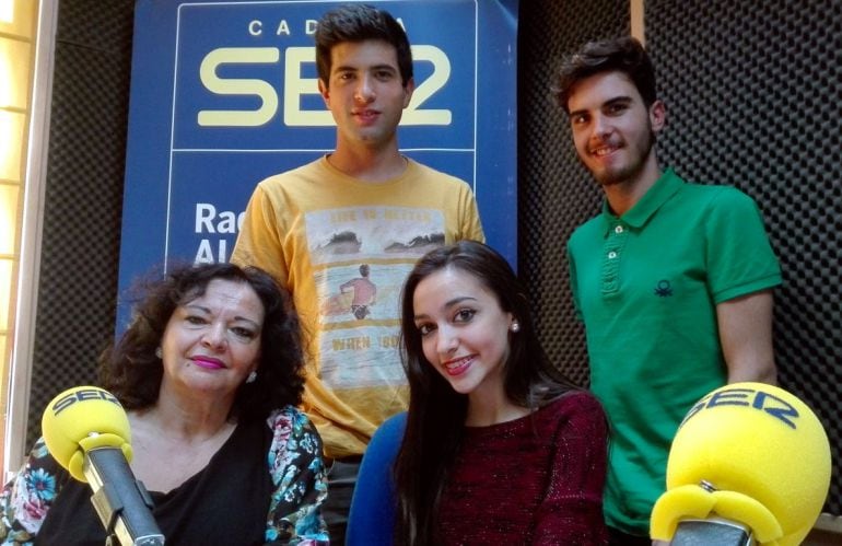 La cantante algecirña Naomi Santos ha pasado por el programa para hablarnos de su próxima actuación en "Se llama copla"