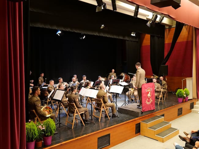 La División San Marcial ofreció un concierto inaugural de los actos de este bicentenario