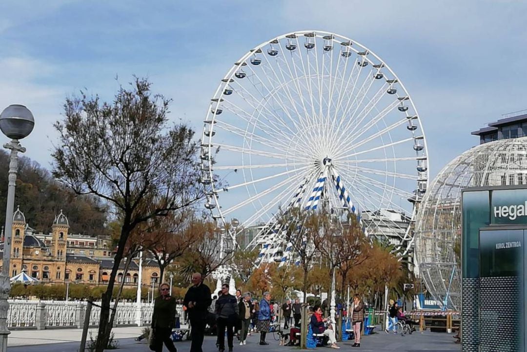 Imagen de la noria instalada en Alderdi Eder