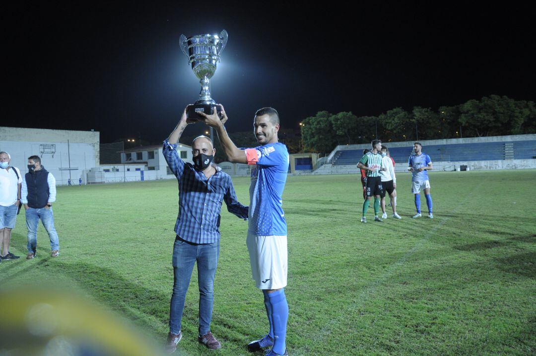 Isra vuelve al Xerez CD para incorporarse al cuerpo técnico