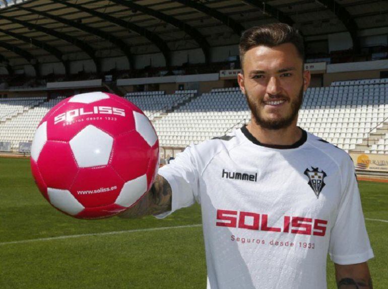 El jugador del Elche Josan en su etapa en el Albacete