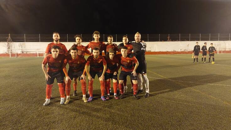 El Jódar C.F. pierde un partido (0 : 2) ante el C.D. Villanueva, condicionado por una decisión del colegiado