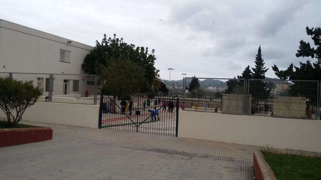 Imagen de archivo de niños en un colegio de Ibiza