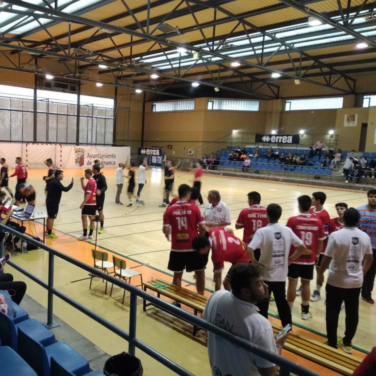 De la Champions y la Recopa, a redebutar en casa