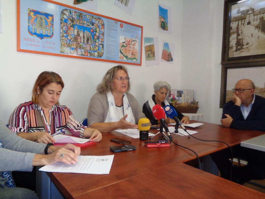 Representantes de la coordinadora dan a conocer las conclusiones de su reunión con la consejera