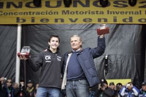 Marc Márquez y Giacomo Agostini reciben el Pingüino de Oro en la concentración motera Pingüinos 2011