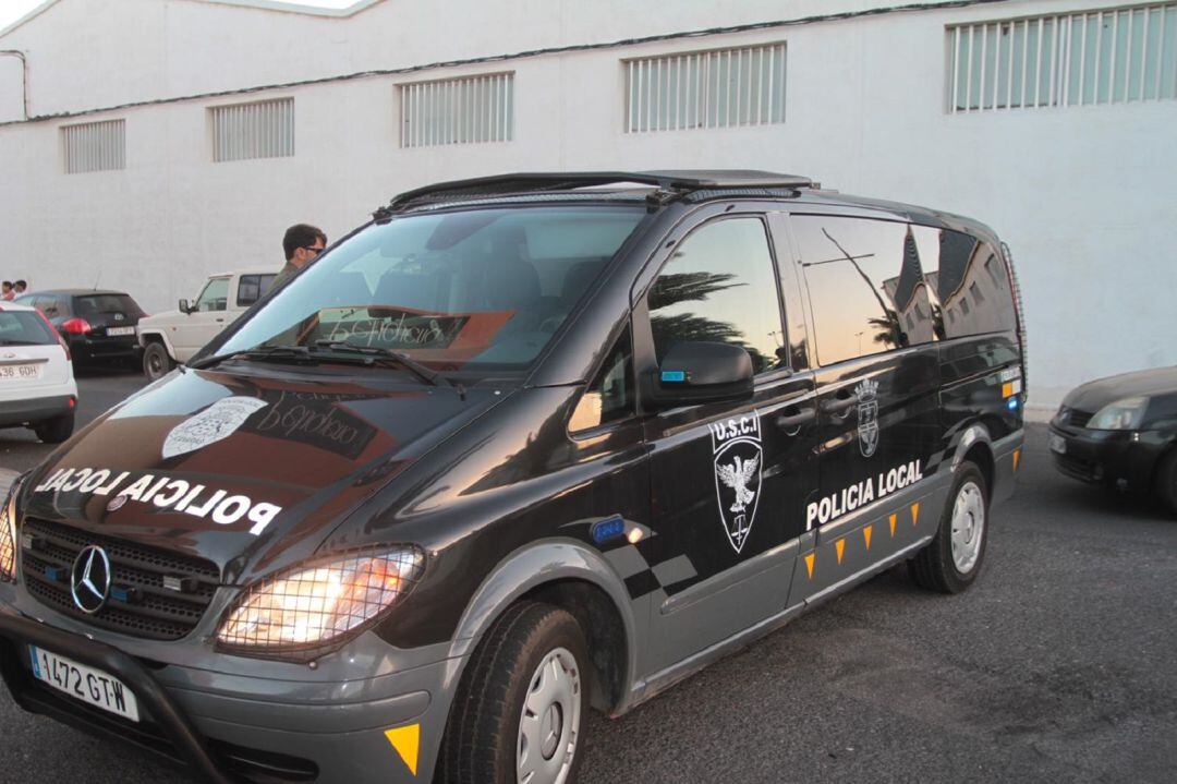 Uno de los vehículos de la Unidad de Seguridad Ciudadana (USCI) de la Policía Local de Arrecife.