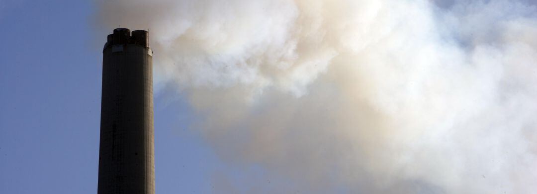 Chimenea principal de Endesa en As Pontes