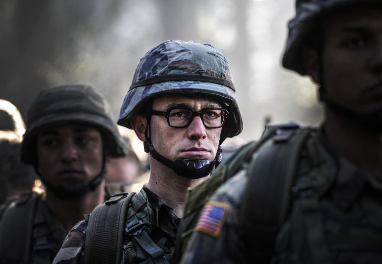 Fotograma de la película &#039;Snowden&#039;, de Oliver Stone, que se proyectará en la Sección Oficial del Festival de Cine de San Sebastián. 