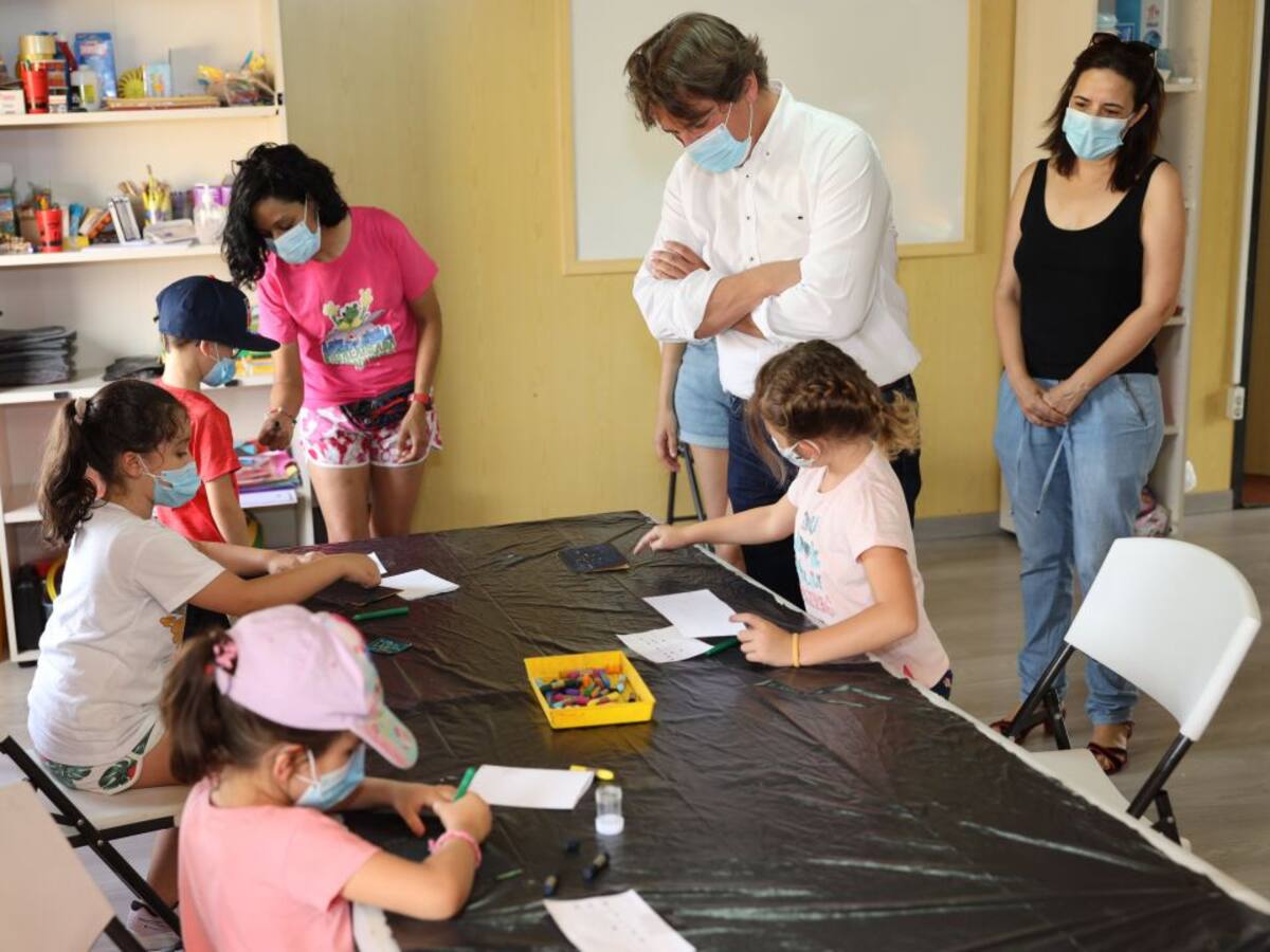 Fuenlabrada prepara su propia 'vuelta al cole' ante la incertidumbre generada por Díaz Ayuso