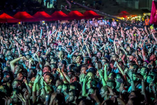 Así estaba el público durante el concierto de Vetusta Morla en el Low Festival