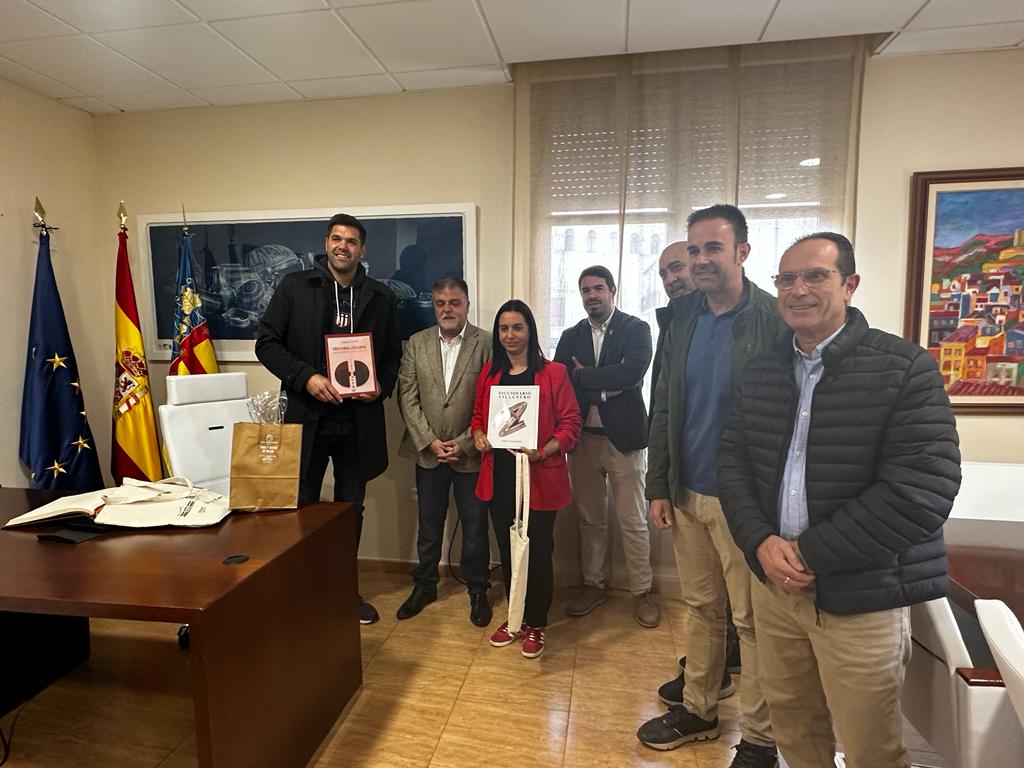 Felipe Reyes en el Ayuntamiento de Villena