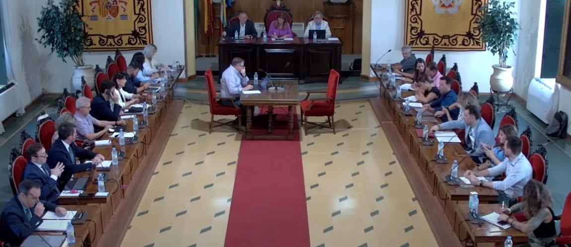Imagen del Pleno Municipal del mes de julio en Linares.