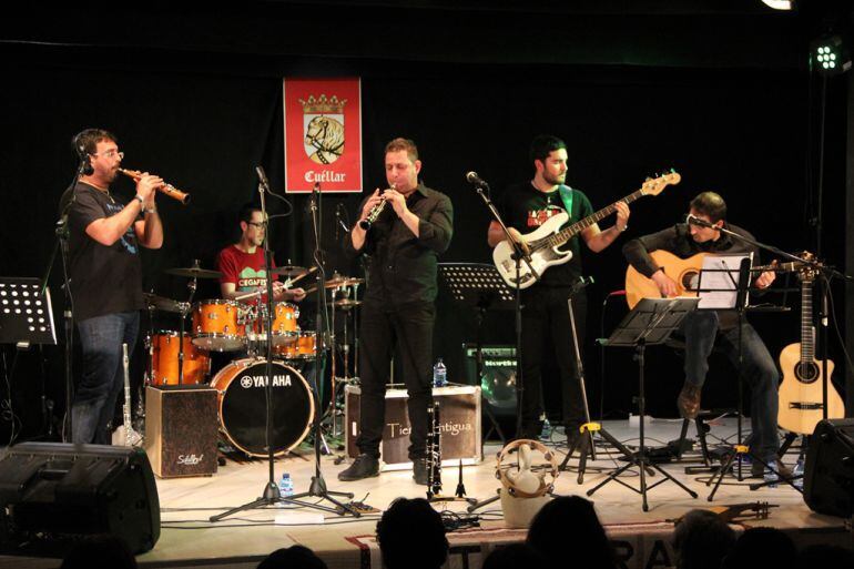 El grupo Tierra Antigua en el concierto de presentación de su primer disco en Cuéllar