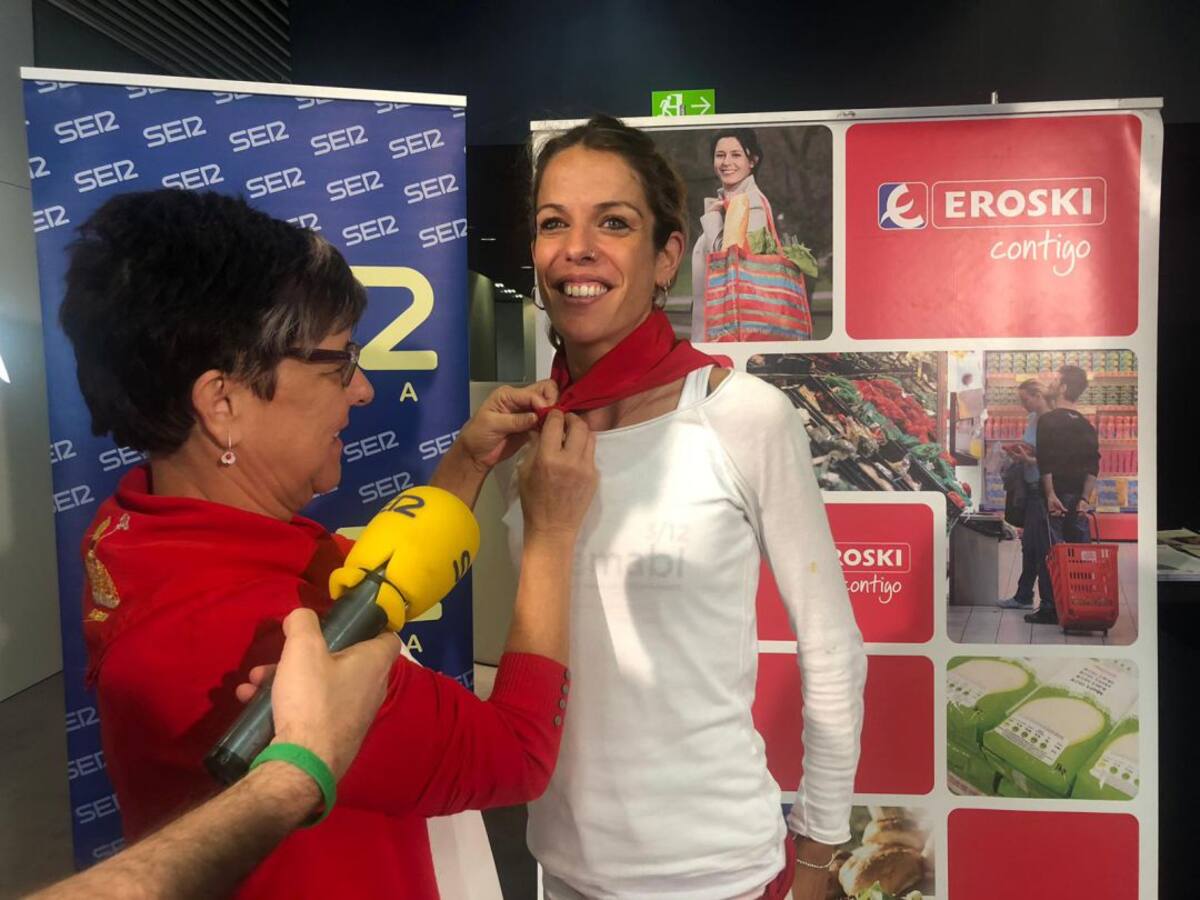 La atleta navarra Maitane Melero, pañuelico de honor