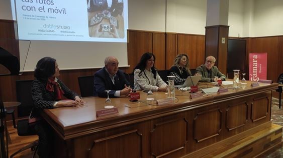 Los ponentes del primer Café del Comercio de 2026