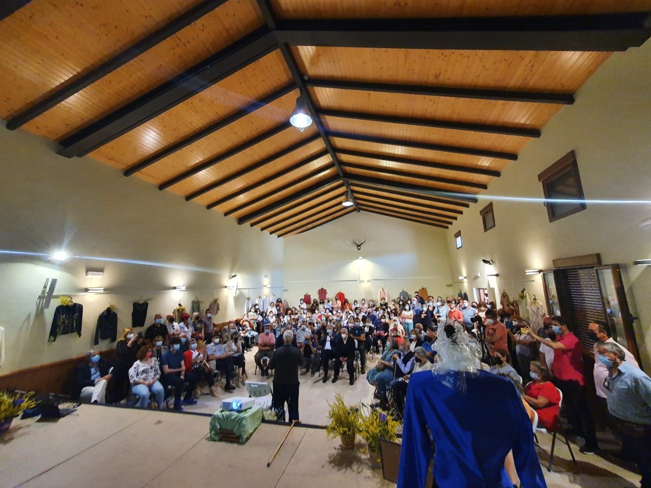 Homenaje a Juan Calvo en el Centro Cultural que lleva su nombre en Hoyos del Espino