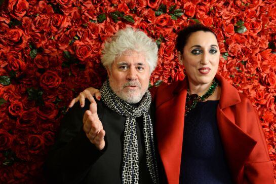 Almodovar y Rossy de Palma acudieron juntos al estreno