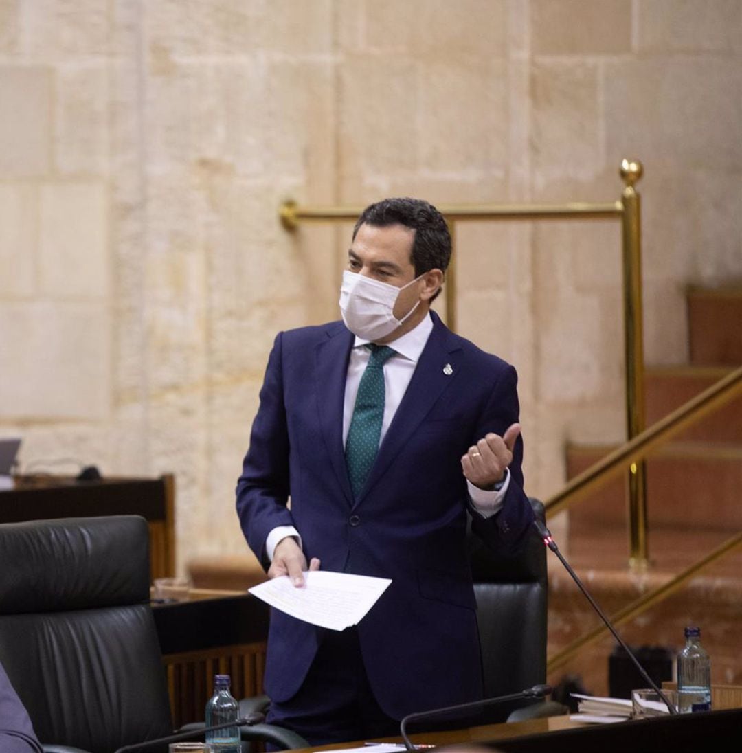 Juanma Moreno en el Parlamento de Andalucía