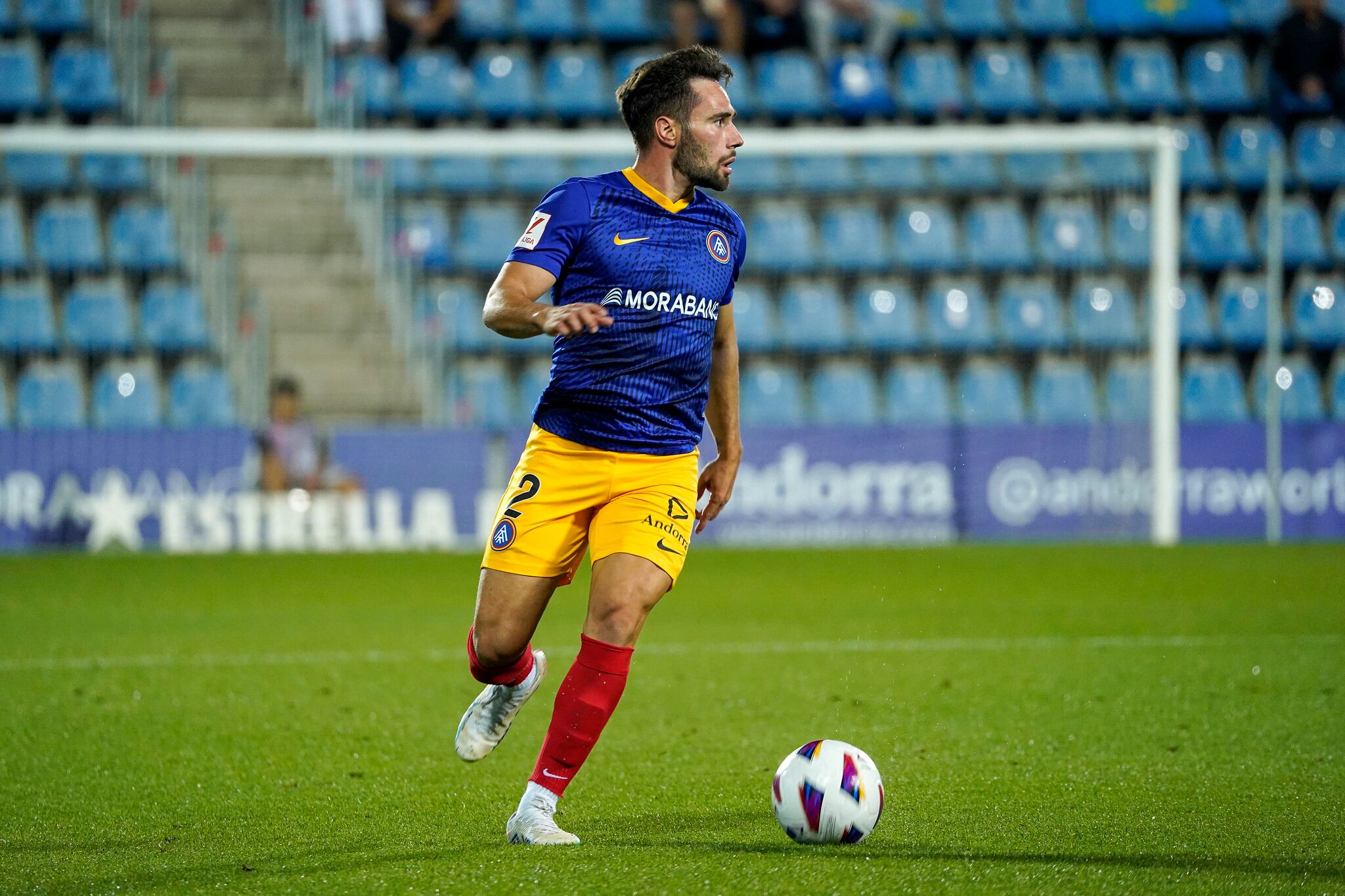 Partit de l'FC Andorra contra l'Oviedo a l'Estadi Nacional. El Govern ja ha avançat que l'equip tricolor no continuarà jugant a les instal·lacions de la Baixada del Molí la propera temporada.