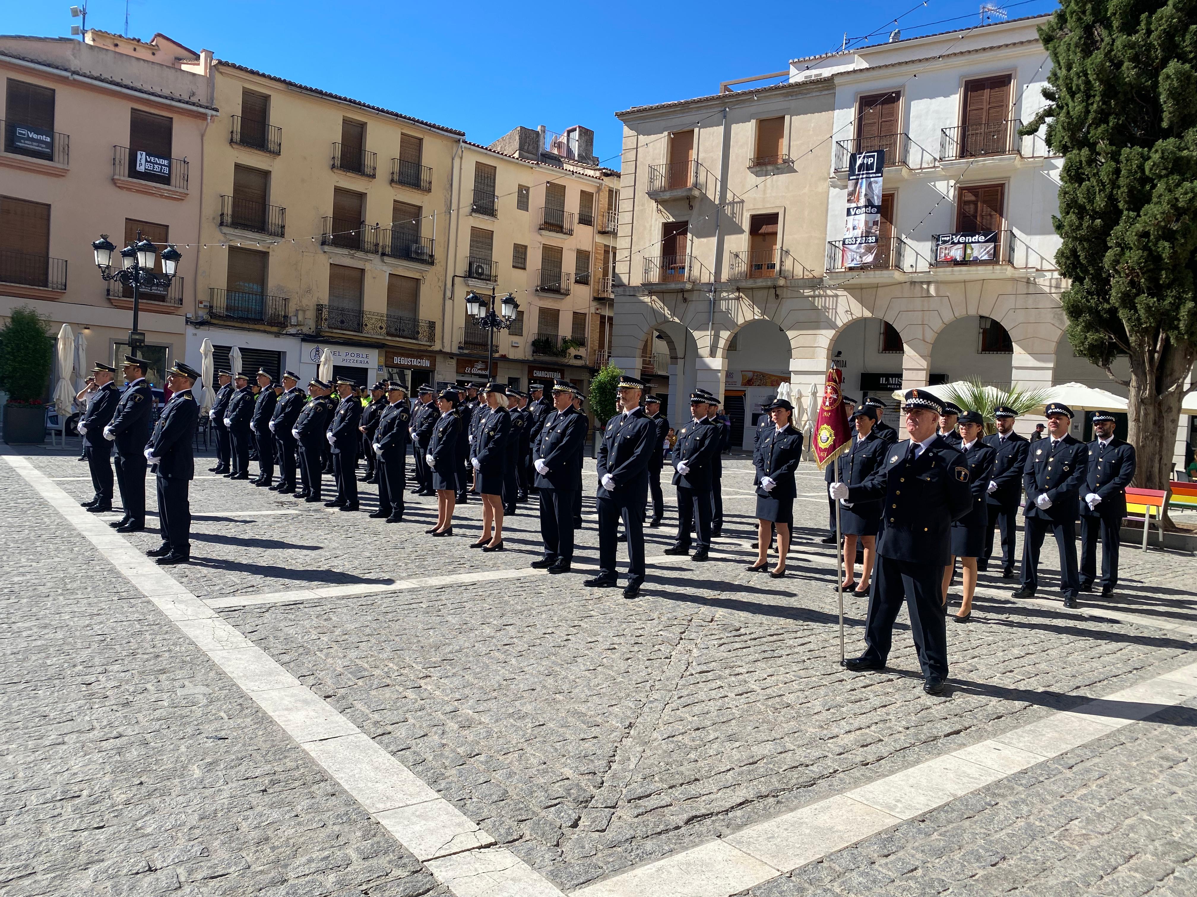 Acto de reconocimientos en el Día de la Policía Local de Gandia.