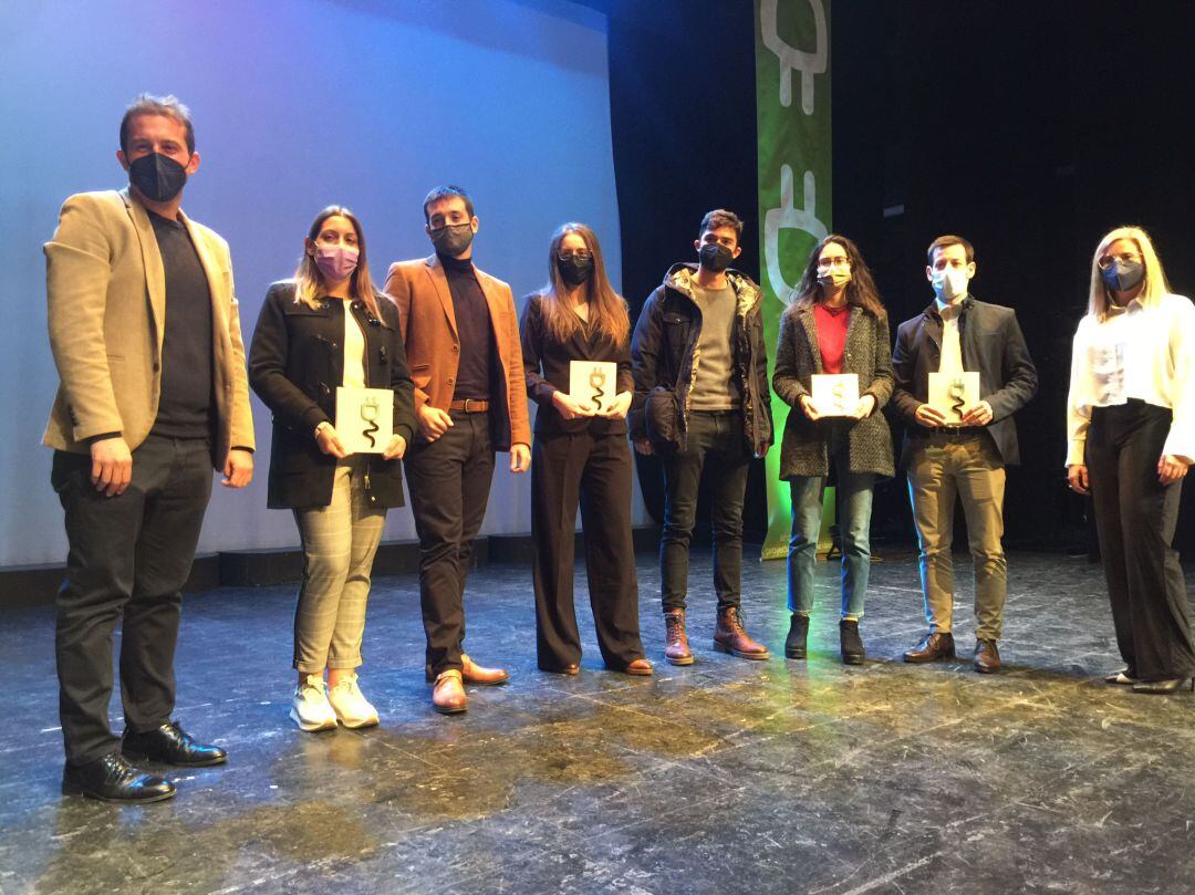 Ganadores de la sexta edición junto con autoridades en Petrer