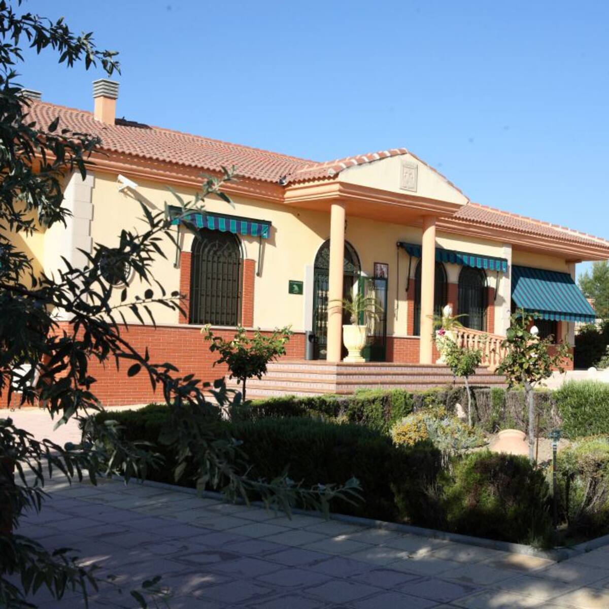 Otro brote de Covid en una residencia de mayores de Linares: Santa Teresa con 13 trabajadores y 4 residentes