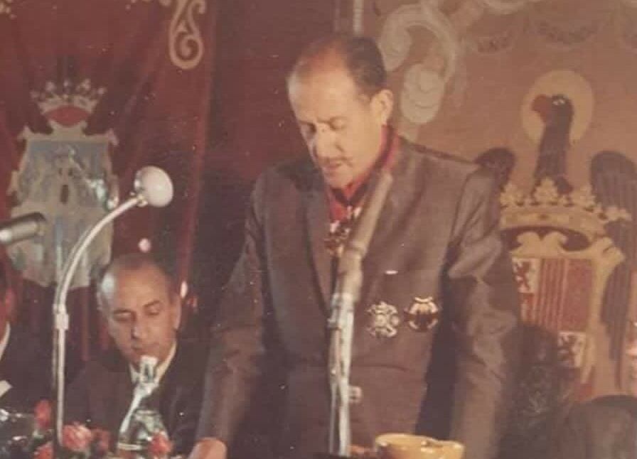 Luis Mateos en un homenaje