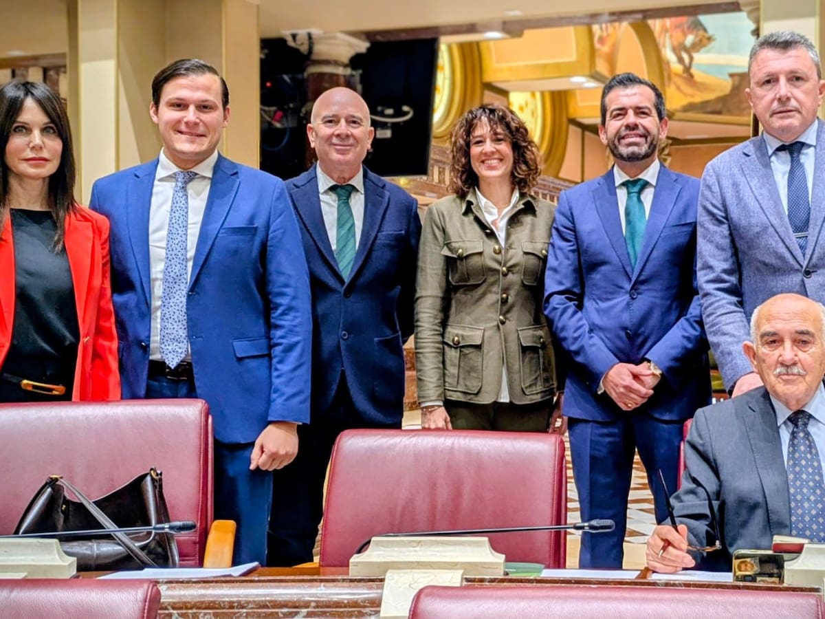 VOX Murcia acusa a Antelo y a Virginia Martínez de “traición” y les pide que devuelvan su acta