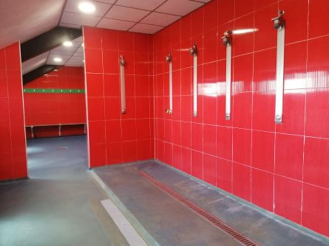 Se han habilitado 4 vestuarios del polideportivo
