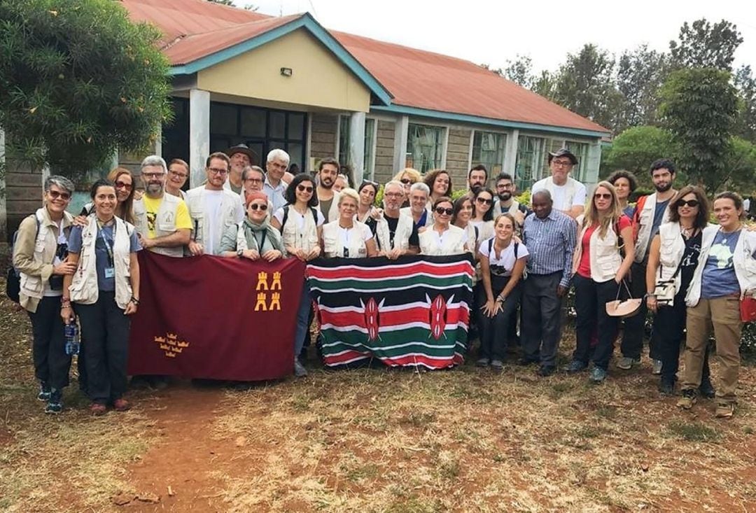 Miembros de la ONG murciana ayudando a quienes más lo necesitan en países sin recursos