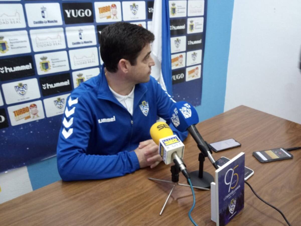 Horas decisivas para el futuro de Manolo Martínez en Socuéllamos