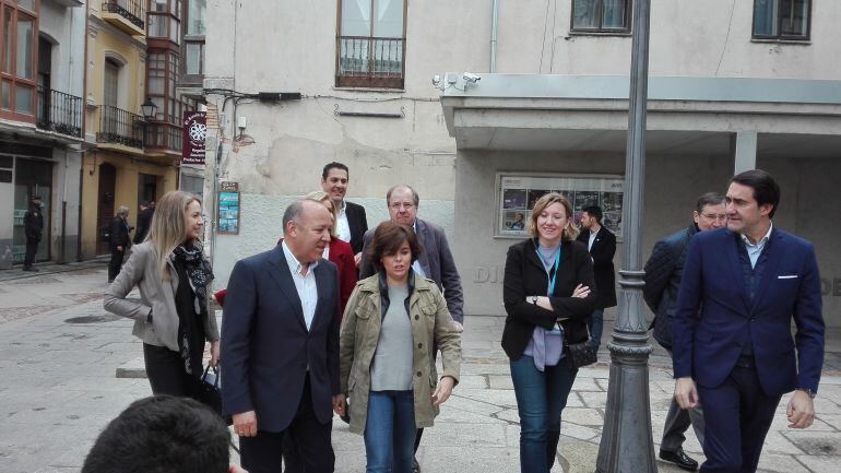 El presidente provincial del PP, Jose María Barrios, junto a la ex-vicepresidenta del Gobierno de España, Soraya Sáenz de Santamaría,  durante la última visita a Zamora de Mariano Rajoy