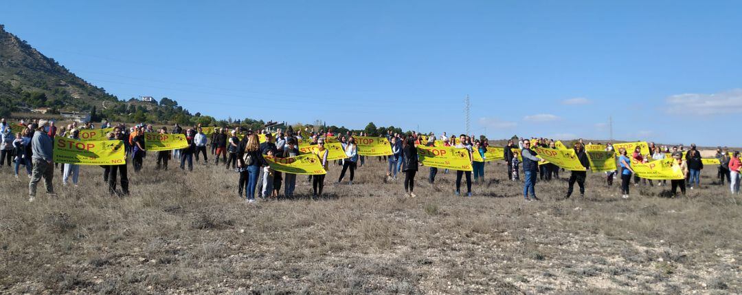 Protesta contra los proyectos de plantas solares en Camara, Elda 