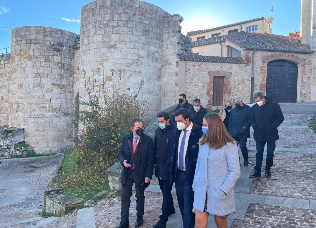  El secretario general del Ministerio de Cultura, Víctor Francos, junto a Antidio Fagúndez. Ángel Blanco y la Delagada del Gobierno en Castilla y LEón, Virgina Barcones