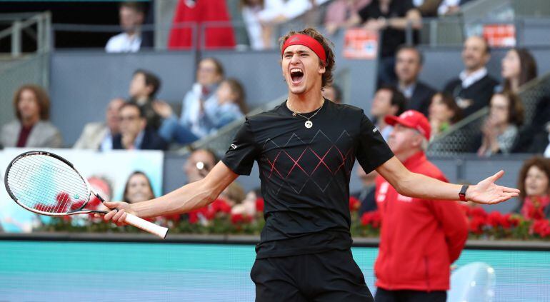 Alexander Zverev celebra el triunfo ante Dominic Thiem en el Mutua Madrid Open. 