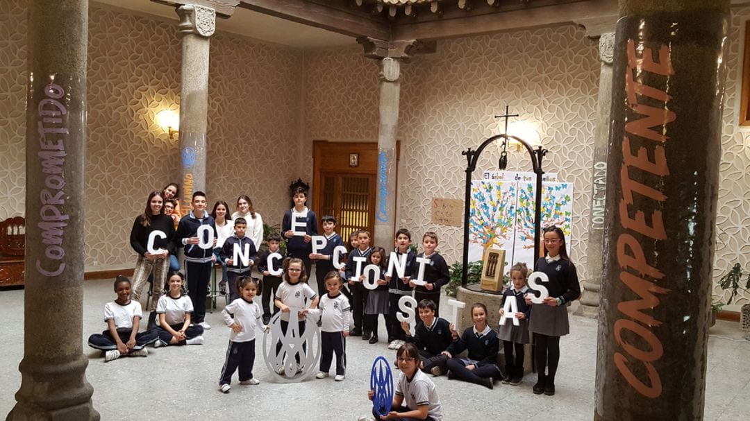 Alumnos del Colegio de las Madres Concepcionistas