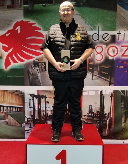 Rafael Velasco en el podio