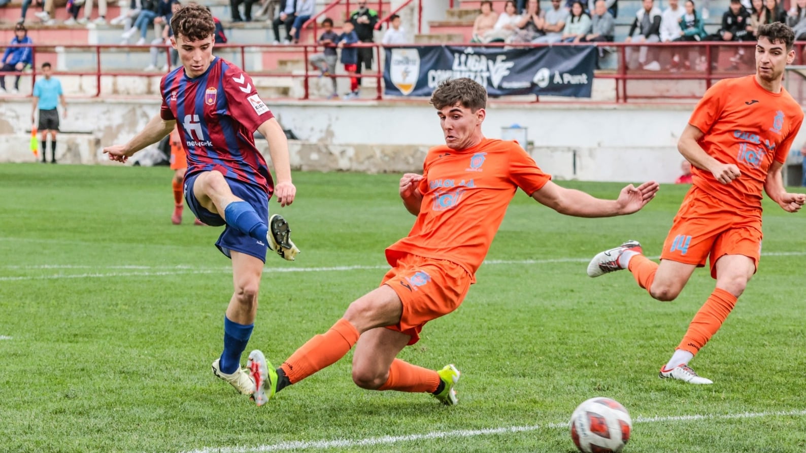 El Eldense B desperdició una ventaja de 3-0