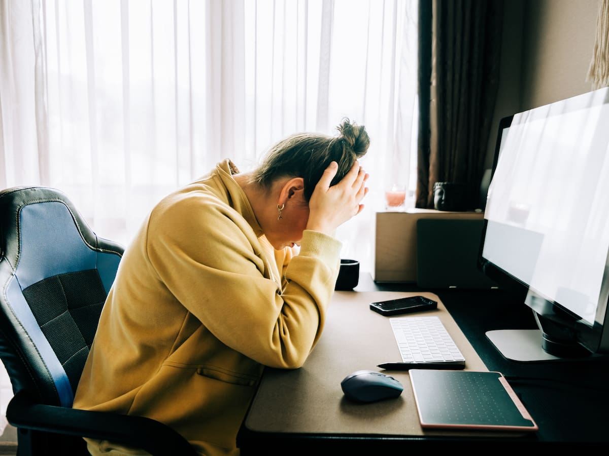 Ocho de cada diez gallegos necesitan parar: el estrés, la comida rápida y la adicción al móvil, en el punto de mira