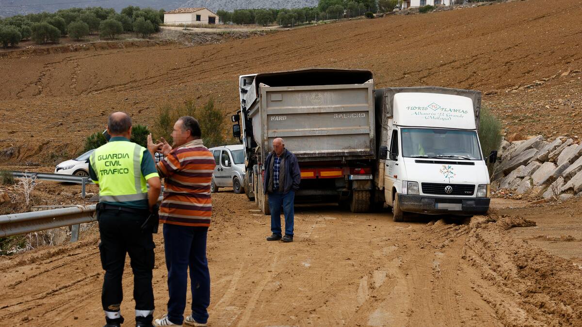 Álora y Cártama tratan de recuperar el suministro de agua potable tras la dana