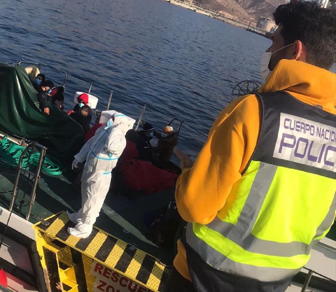 Detenidos cinco &quot;pateristas&quot;