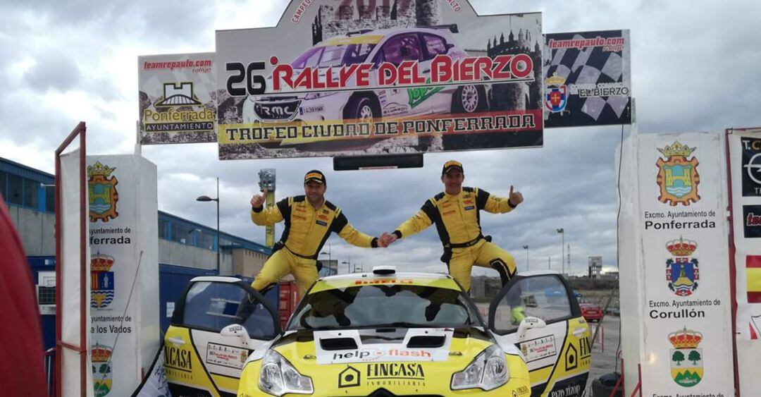 Dominio absoluto de la pareja gallega que se impuso en todos los tramos del rallye.