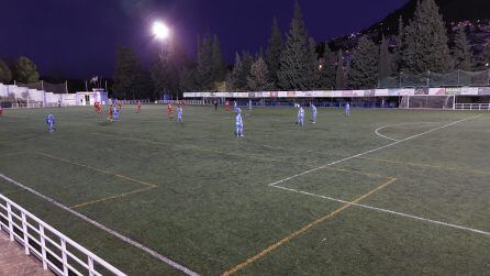 Un momeento del partido en el municiipal &#039;Los Halcones-Carlos Romero&#039; de Cazorla