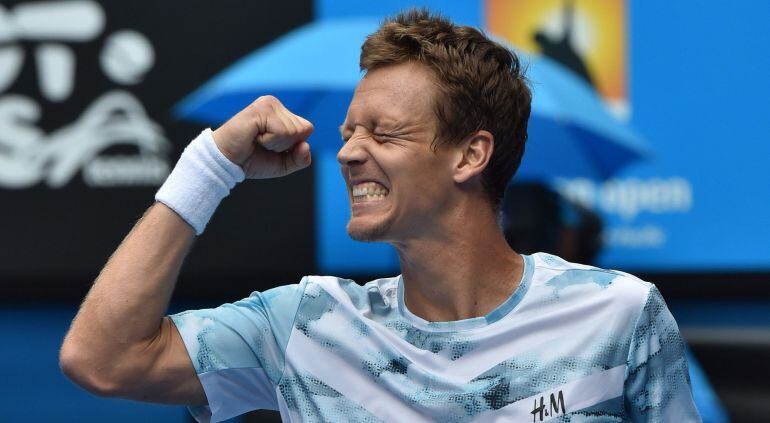 TOPSHOTS Czech Republic&#039;s Tomas Berdych celebrates after victory in his men&#039;s singles match against Spain&#039;s Rafael Nadal on day nine of the 2015 Australian Open tennis tournament in Melbourne on January 27, 2015