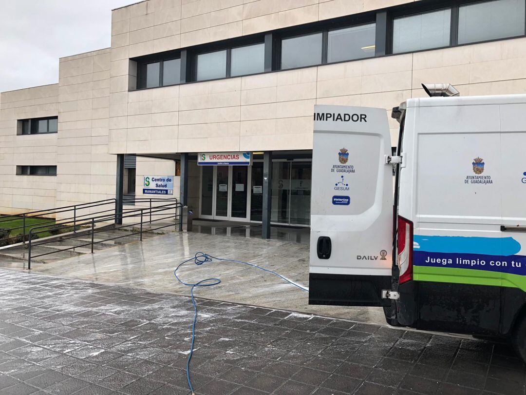 Desinfección Centro de Salud de Los Manantiales