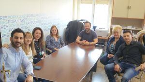 La Diputada se reúne con el PP de Elda para intercambiar opiniones sobre la ciudad y la política nacional